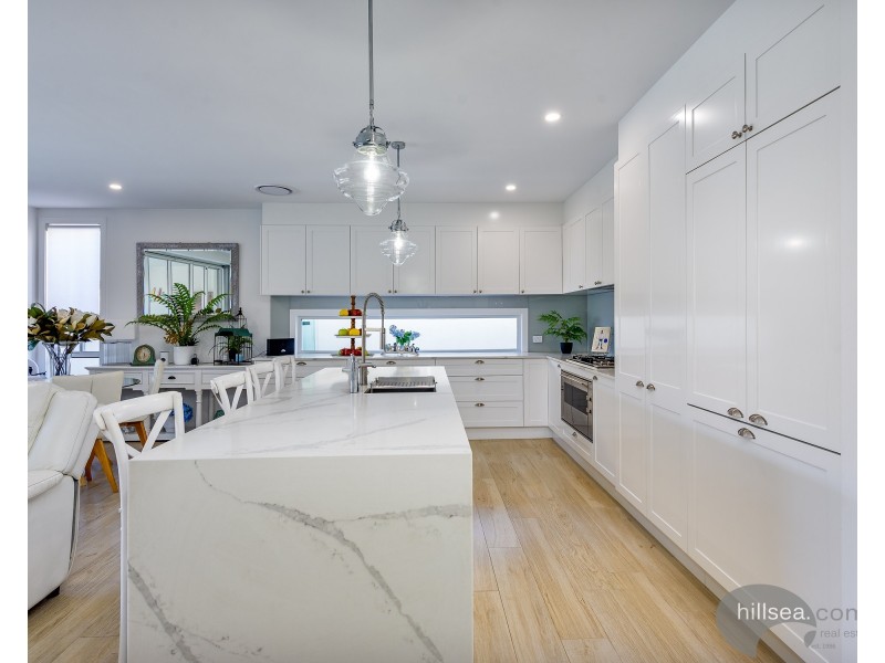 2/46 Vaggelas Crescent, Biggera Waters QLD 4216