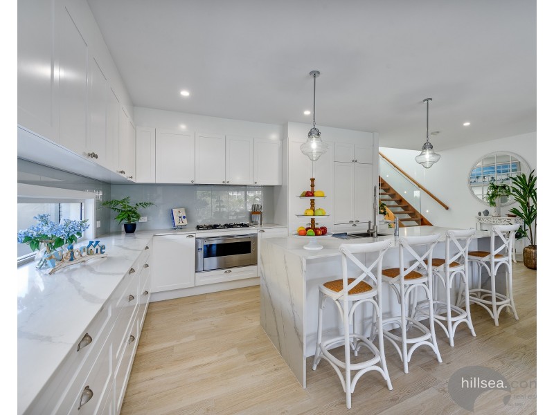 2/46 Vaggelas Crescent, Biggera Waters QLD 4216