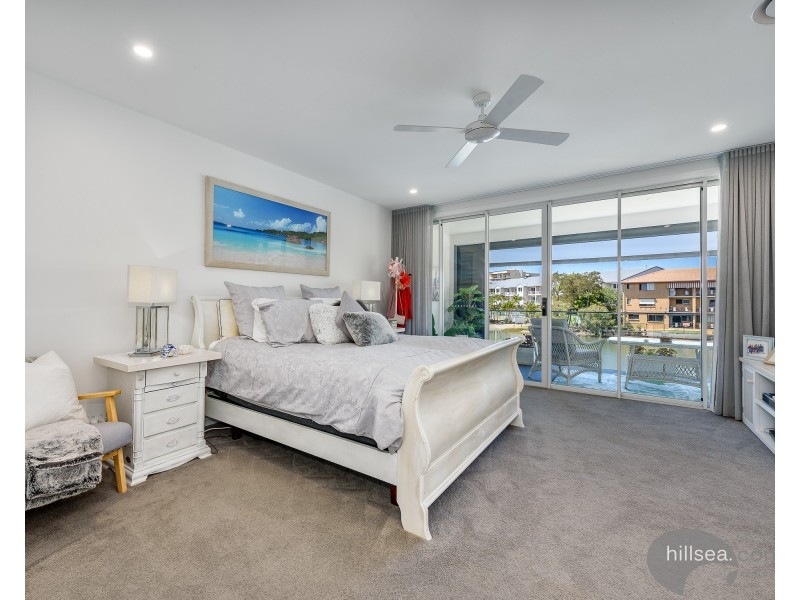 2/46 Vaggelas Crescent, Biggera Waters QLD 4216