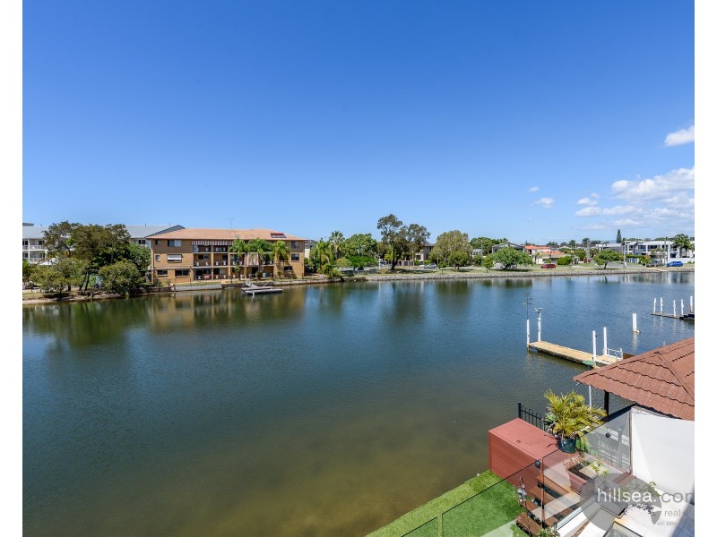 2/46 Vaggelas Crescent, Biggera Waters QLD 4216