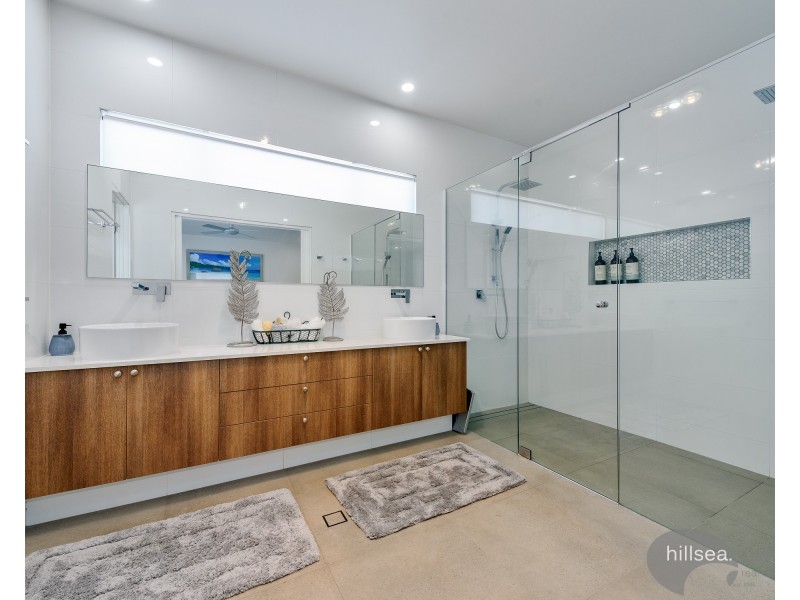 2/46 Vaggelas Crescent, Biggera Waters QLD 4216