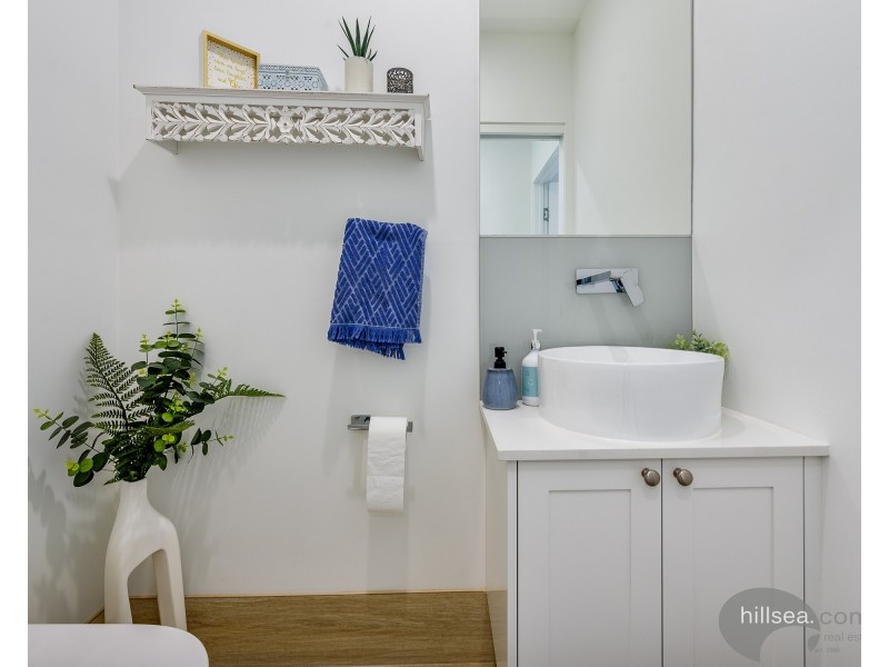 2/46 Vaggelas Crescent, Biggera Waters QLD 4216