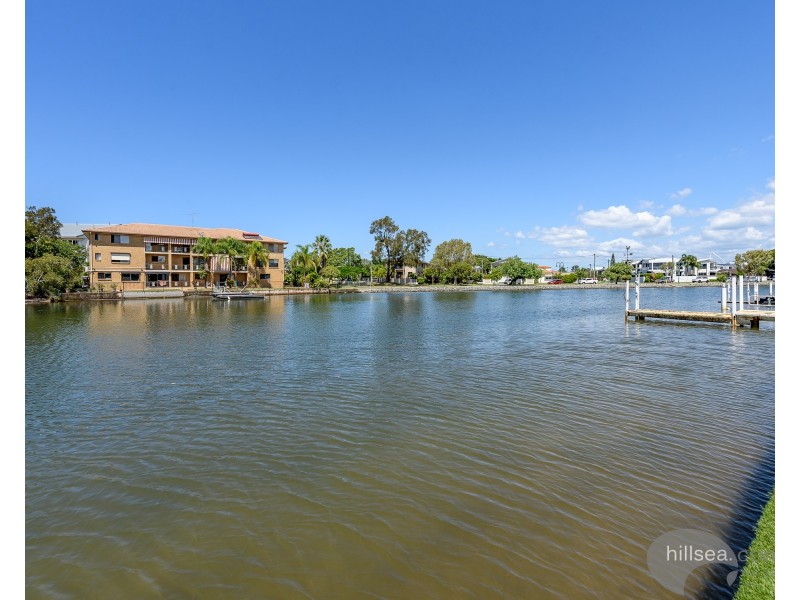 2/46 Vaggelas Crescent, Biggera Waters QLD 4216