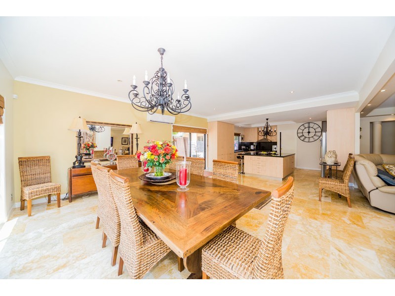 19 Tranquility Circuit, Helensvale QLD 4212