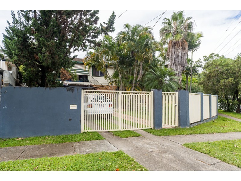 1 Clifton Street, Biggera Waters QLD 4216