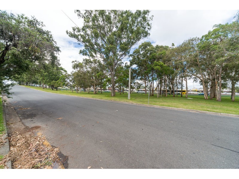 1 Clifton Street, Biggera Waters QLD 4216
