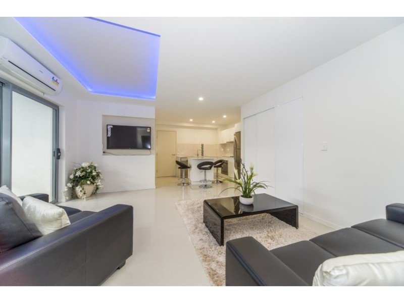 4-6 Bradford Street, Labrador QLD 4215