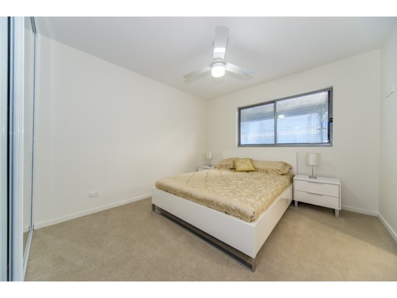 4-6 Bradford Street, Labrador QLD 4215