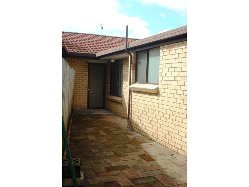 2/49 Botanical Drive, Labrador QLD 4215