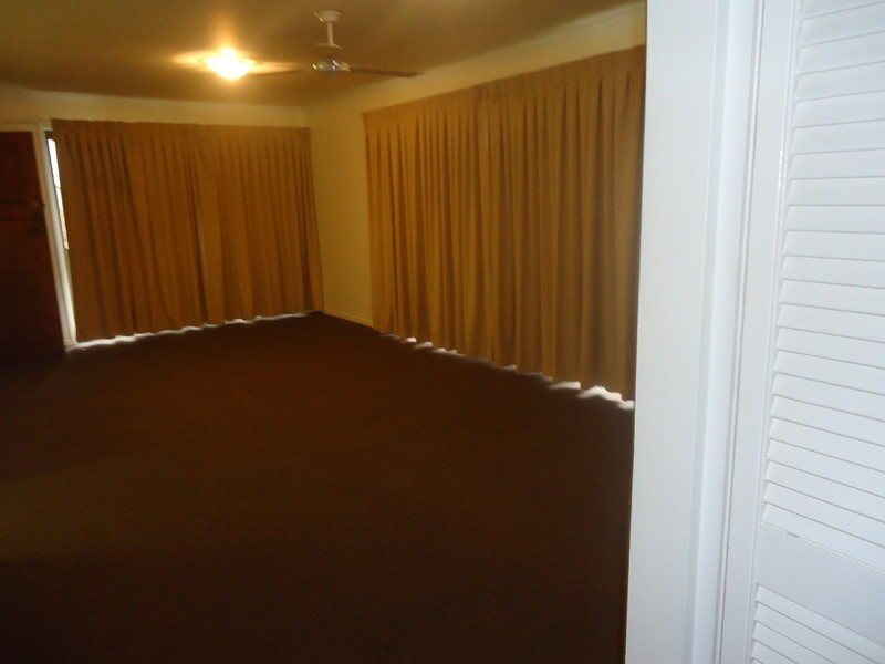 2/215 Central Street, Labrador QLD 4215