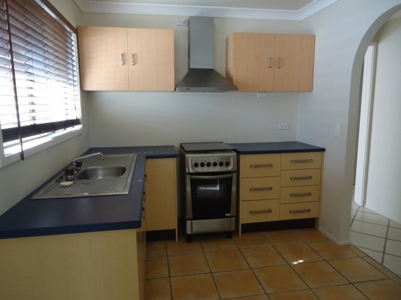 2/43 Errol Avenue, Paradise Point QLD 4216