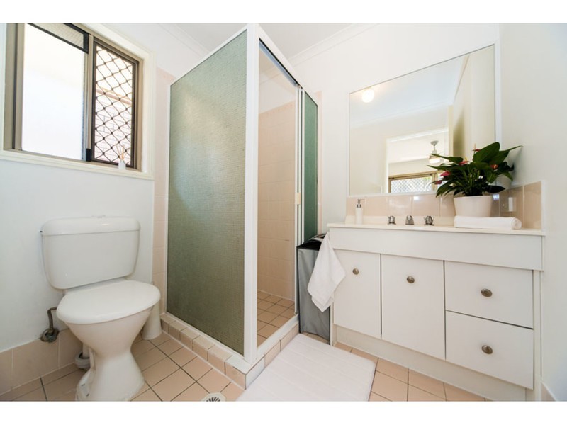 16 Strathalbyn Court, Parkwood QLD 4214