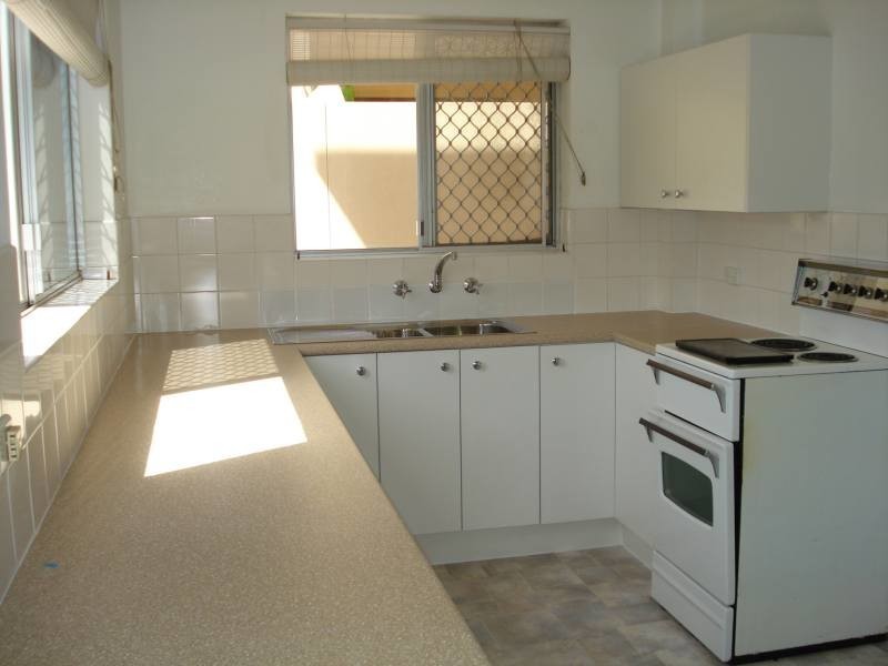 4/33 Middle Street, Labrador QLD 4215