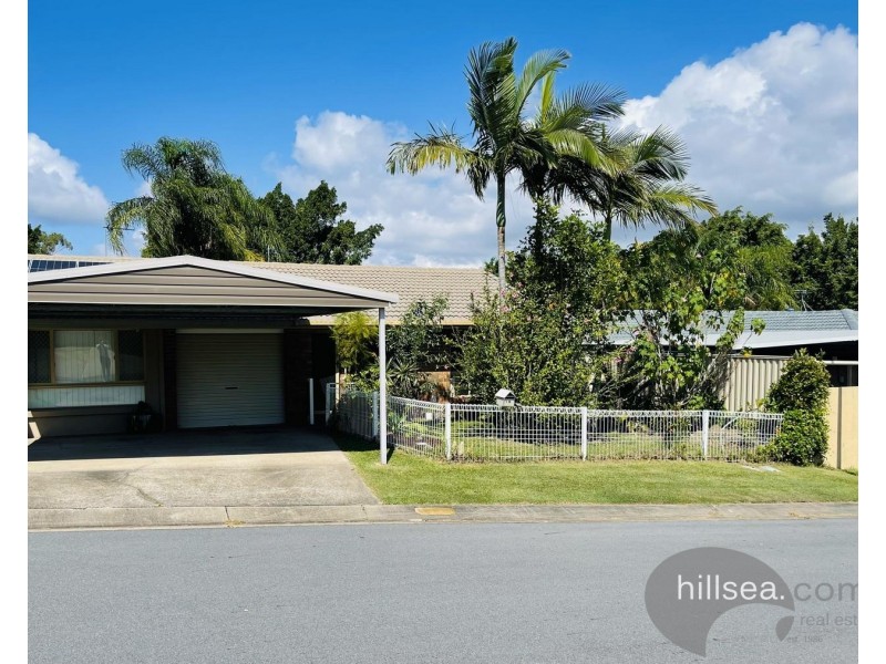 1/18 Orkney Place, Labrador QLD 4215