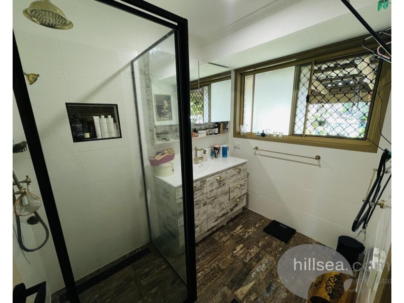 1/18 Orkney Place, Labrador QLD 4215