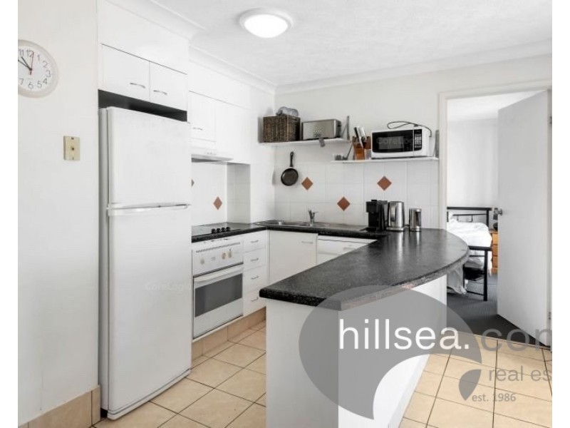 6/7-9 Robert Street, Labrador QLD 4215