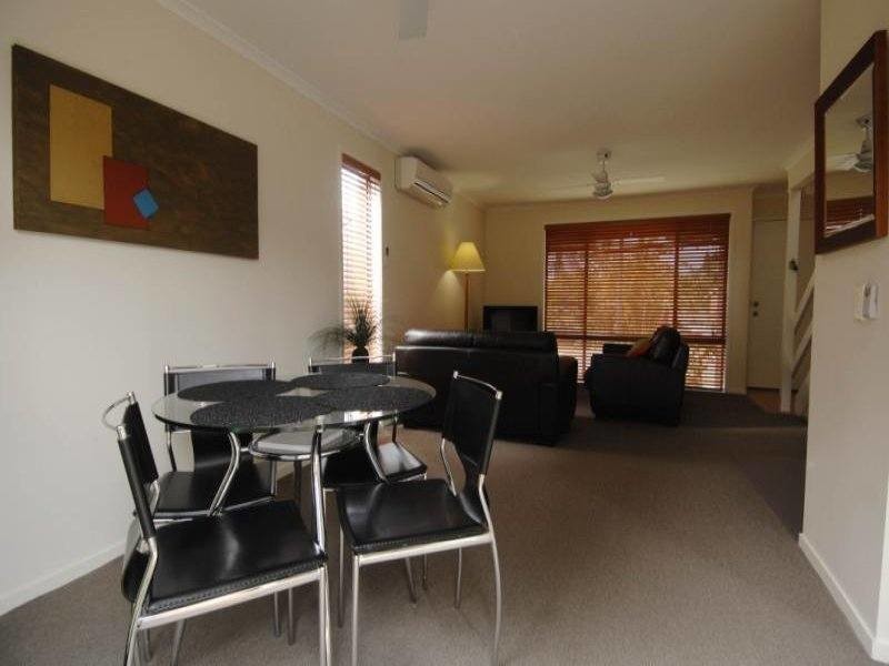 8/35 McMillan Street, Labrador QLD 4215