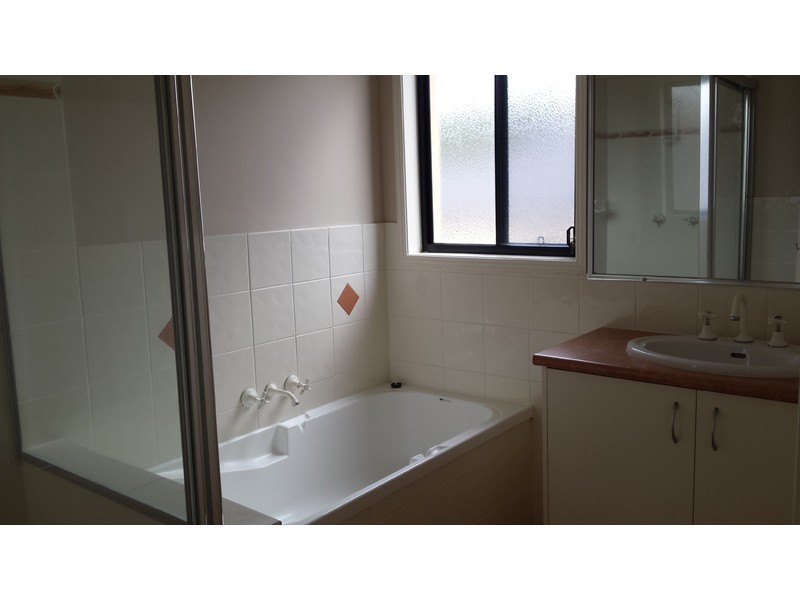 1 Katie Court, Arundel QLD 4214