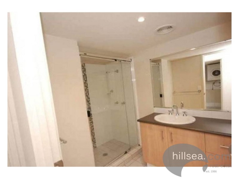 4/46-48 Lenneberg Street, Southport QLD 4215