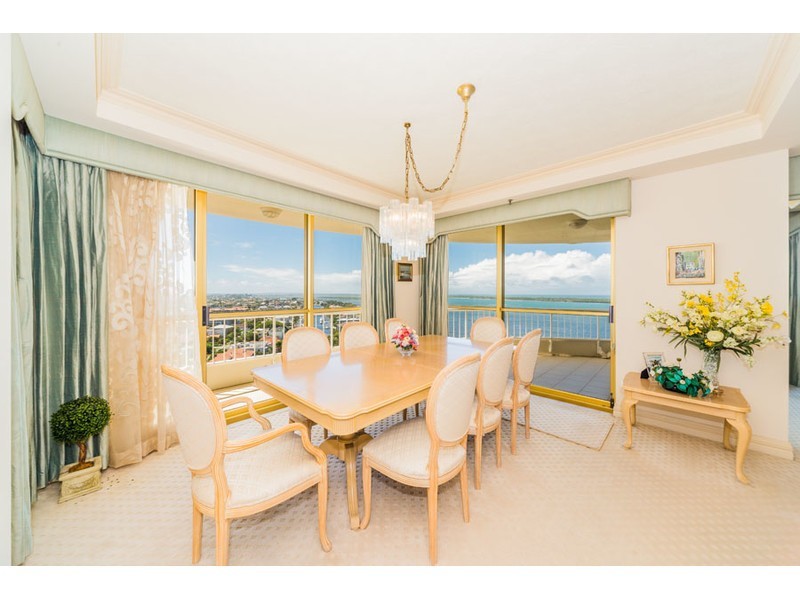 31/19 Oatland Esplanade, Runaway Bay QLD 4216