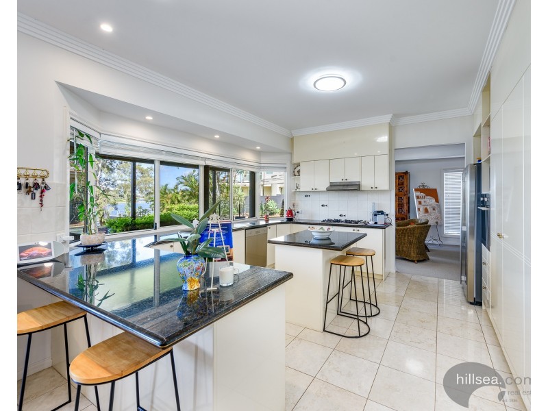 2 Wisemans Court, Helensvale QLD 4212