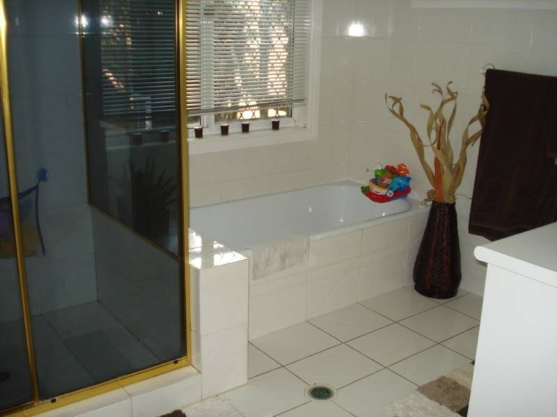 19 Rebbechi Court, Parkwood QLD 4214