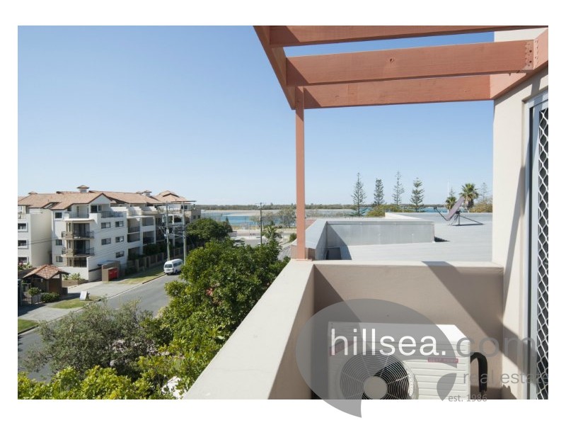 11/18 Parker Street, Labrador QLD 4215