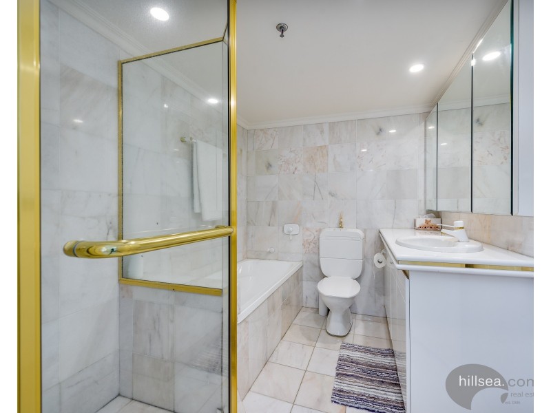 6D/5 Bayview Street, Runaway Bay QLD 4216