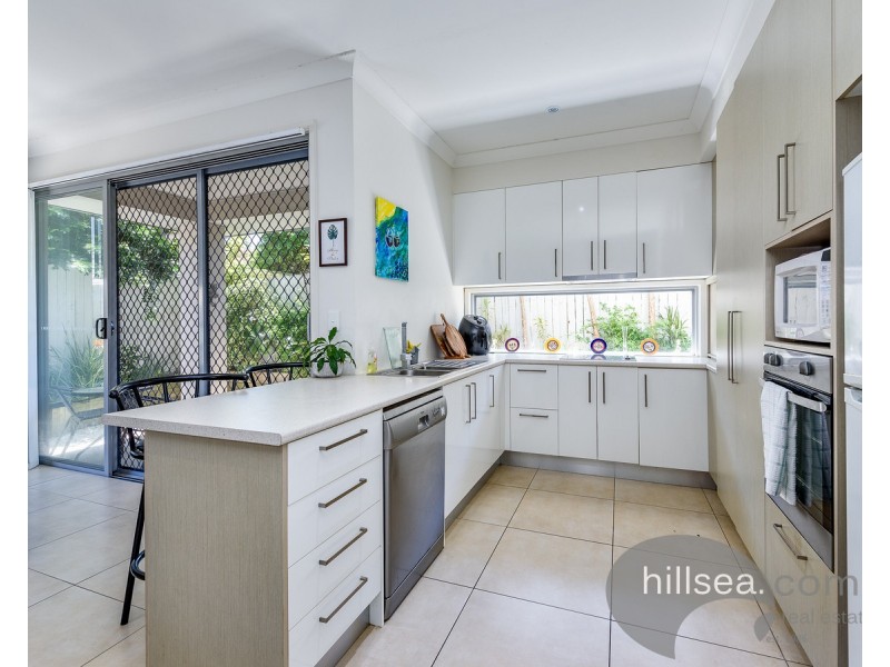 2/9 McWilliam Close, Labrador QLD 4215