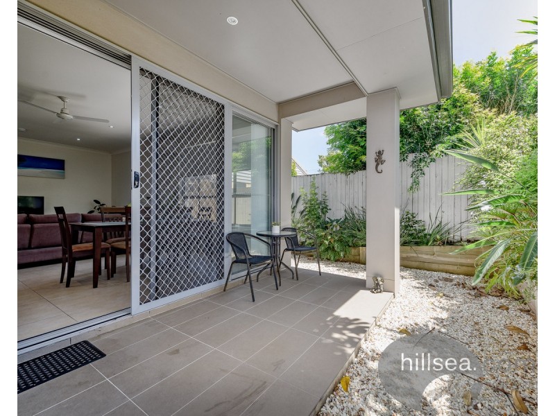 2/9 McWilliam Close, Labrador QLD 4215