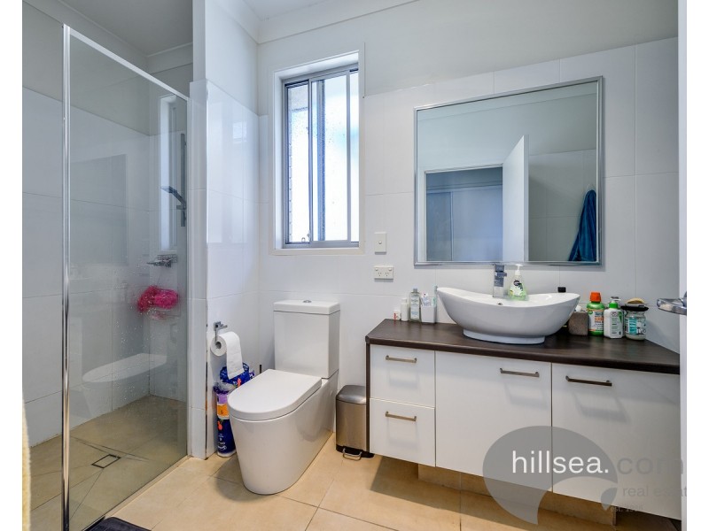 2/9 McWilliam Close, Labrador QLD 4215