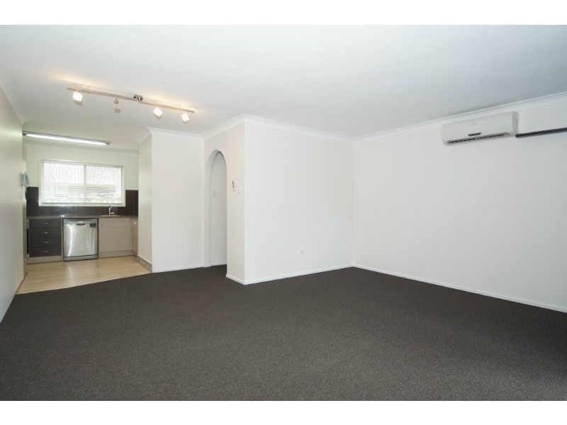 1/4 Ellen Street, Southport QLD 4215