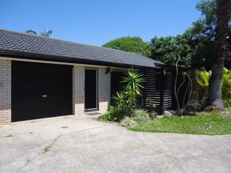 1/4 Ellen Street, Southport QLD 4215