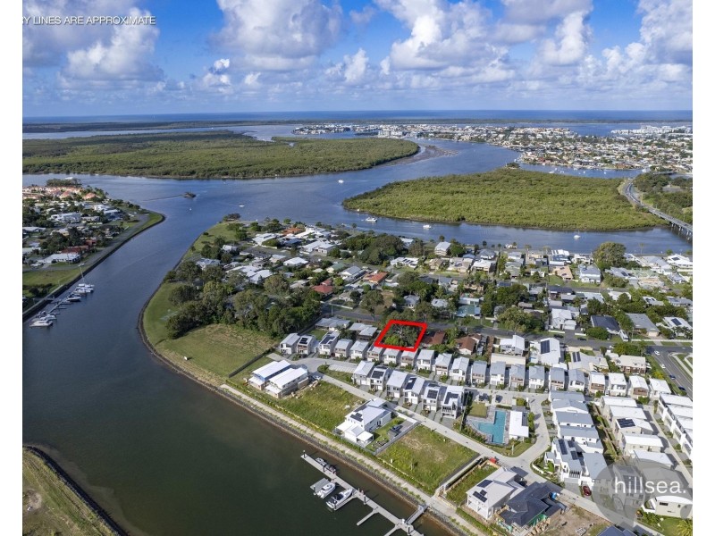 43 Crescent Avenue, Hope Island QLD 4212