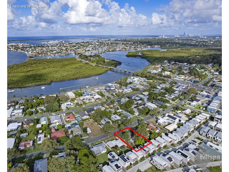 43 Crescent Avenue, Hope Island QLD 4212