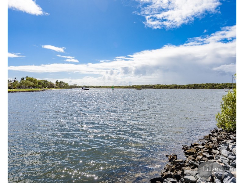 43 Crescent Avenue, Hope Island QLD 4212