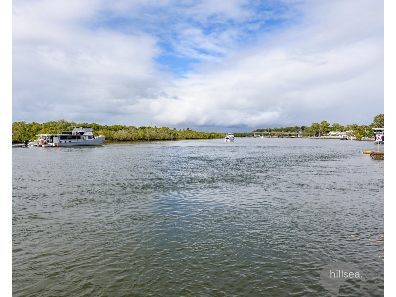 43 Crescent Avenue, Hope Island QLD 4212