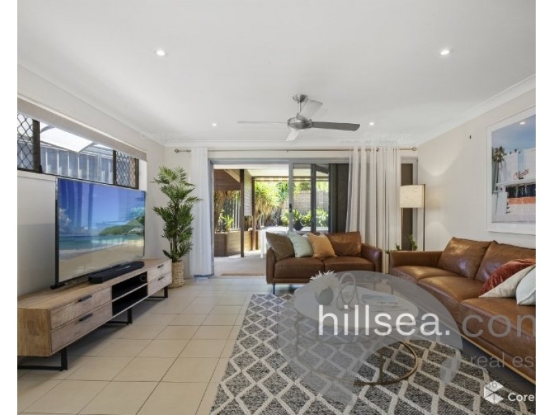 2/11 Esther Place, Surfers Paradise QLD 4217