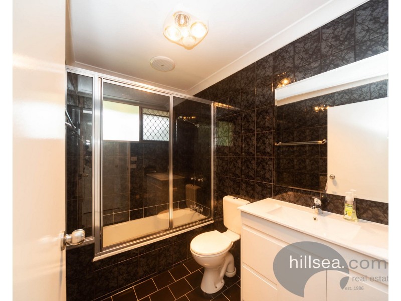 137 Kumbari Avenue, Labrador QLD 4215