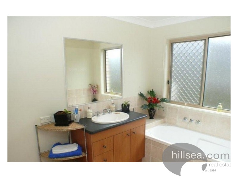 17 Billinghurst Crescent, Upper Coomera QLD 4209