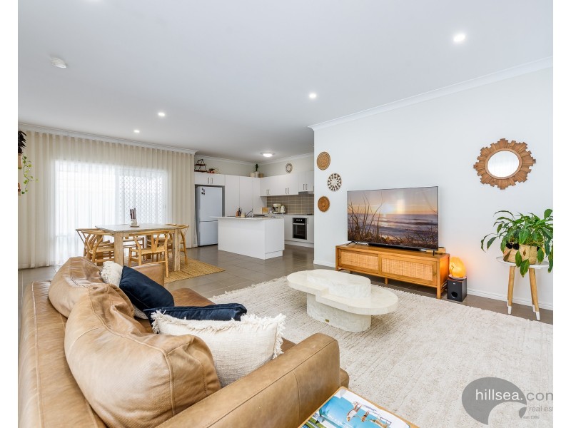 10 Waters Close, Hope Island QLD 4212