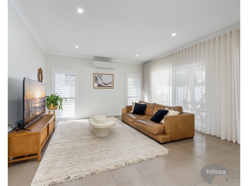 10 Waters Close, Hope Island QLD 4212