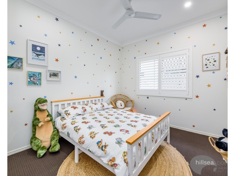 10 Waters Close, Hope Island QLD 4212