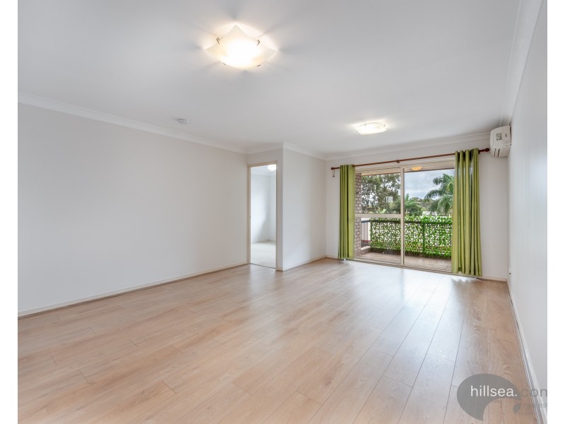9/9 Errol Avenue, Paradise Point QLD 4216