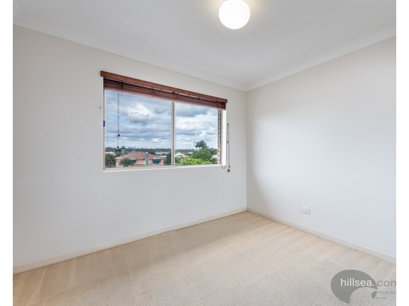 9/9 Errol Avenue, Paradise Point QLD 4216