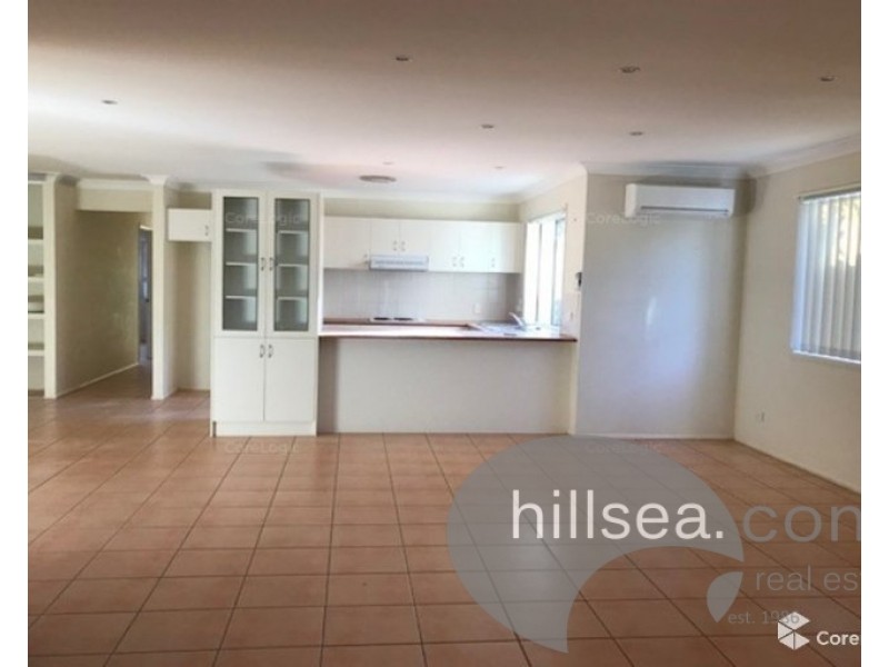 2/13 Jacqueline Avenue, Labrador QLD 4215
