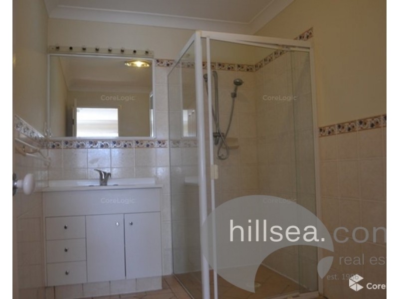 2/13 Jacqueline Avenue, Labrador QLD 4215