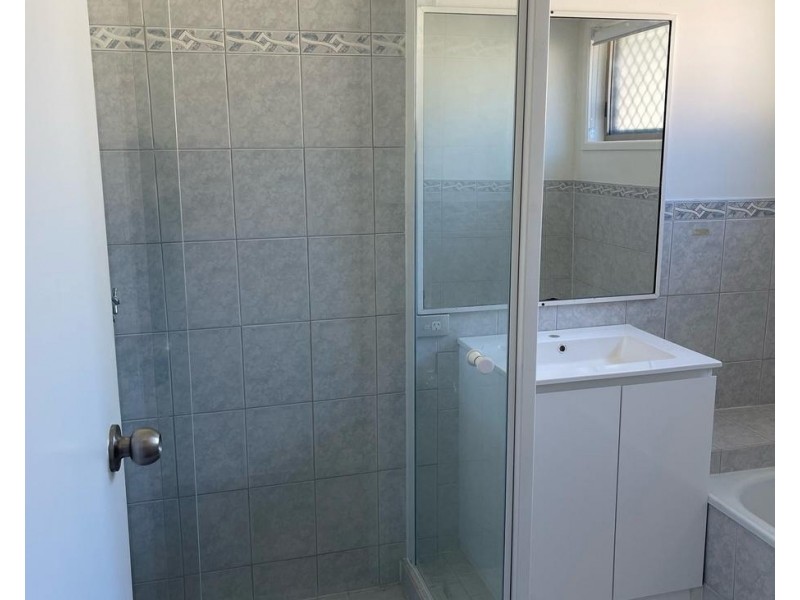 2/3 Hepburn Court, Oxenford QLD 4210