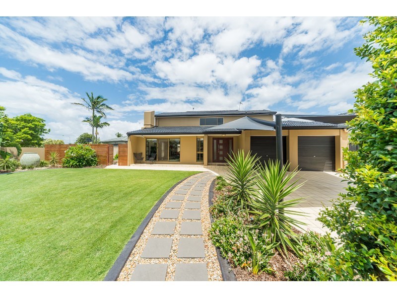 9 Erave Avenue, Runaway Bay QLD 4216