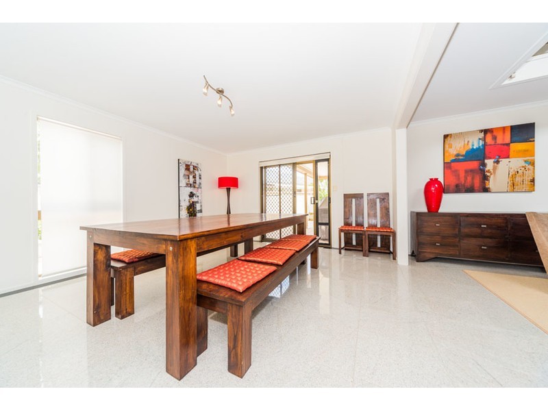 9 Erave Avenue, Runaway Bay QLD 4216